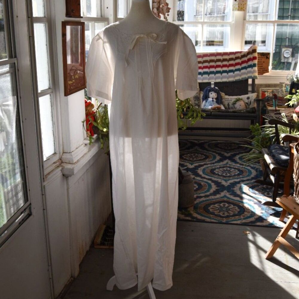 Vintage 1988 Vezenine Bled Cotton Nightgown White Embroidered Lace Size 46 XL